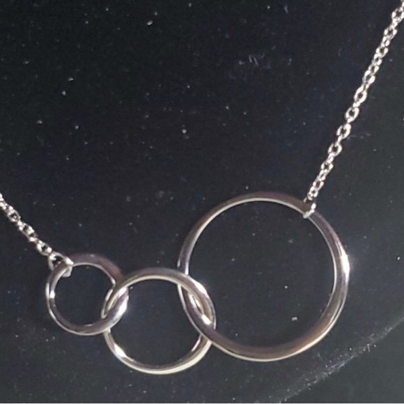 Necklace - Old Rubin 3 circle - Picture 2 of 4